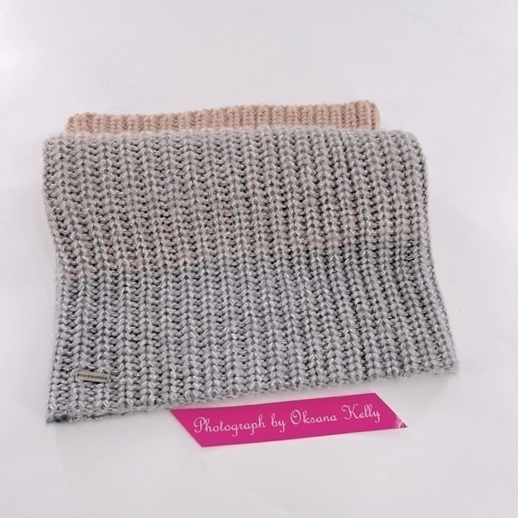 Steve Madden Women's Rise & Shine Snood - Picture 5 of 8